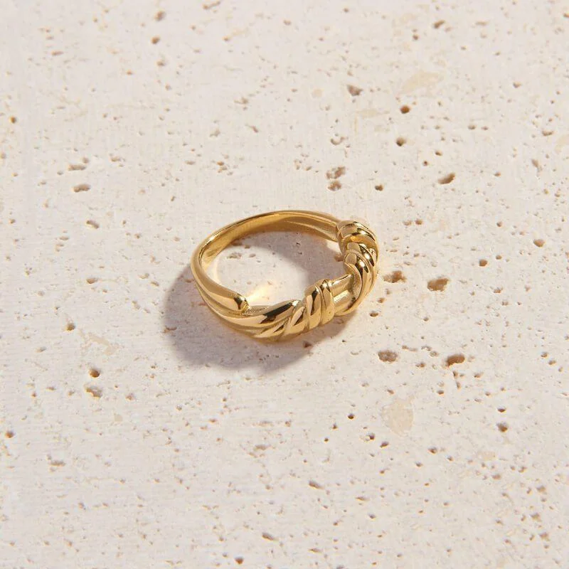 Timeless Elegance Now At Special Discounts Amaranta Ring