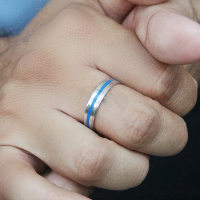 Fashion-Forward Jewelry At Exclusive Discounts Blue Enameled Silver Ring