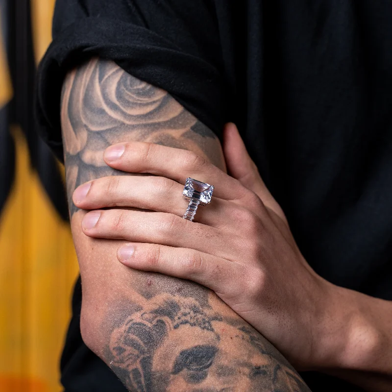 Trending Jewelry Styles Now At Limited-Time Discounts Center Stone Baguette Band Ring Trending Jewelry Styles Now At Limited-Time Discounts Center Stone Baguette Band Ring