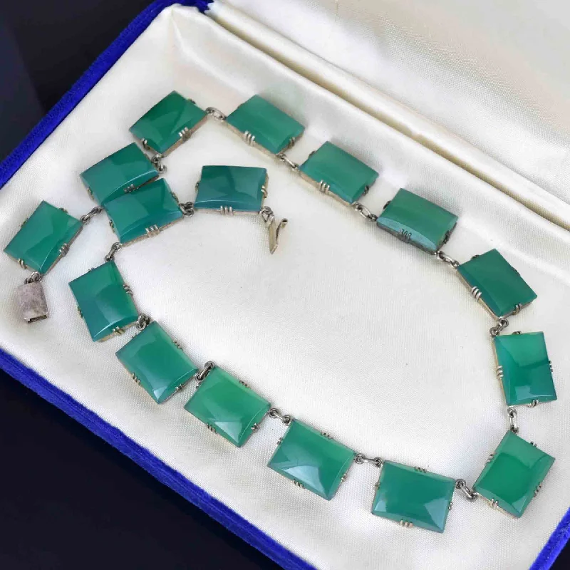 Stunning Statement Jewelry, Unbeatable Discounts Art Deco Silver Chrysoprase Chalcedony Chain Necklace Stunning Statement Jewelry, Unbeatable Discounts Art Deco Silver Chrysoprase Chalcedony Chain Necklace