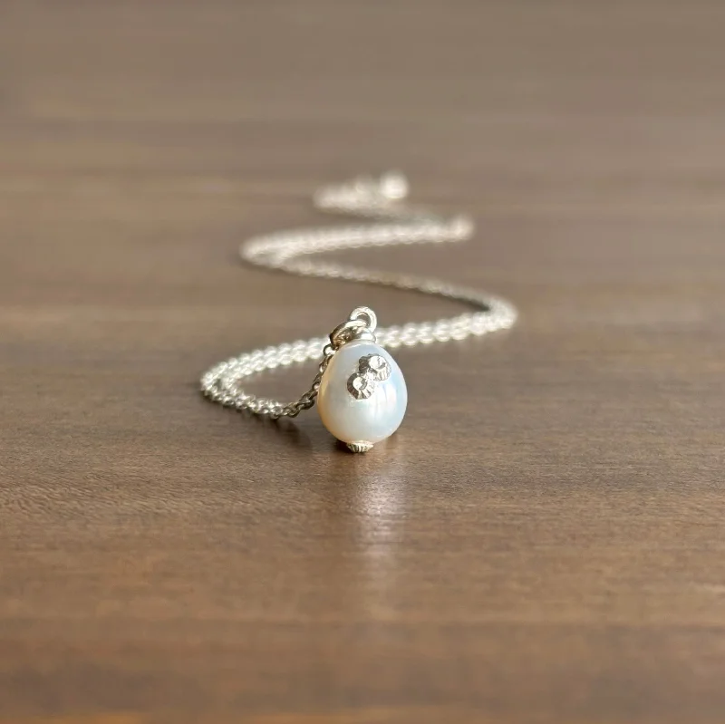 Shop High-Quality Jewelry At Jaw-Dropping Discounts Damona's Glory Baroque Pearl Pendant with Barnacles Shop High-Quality Jewelry At Jaw-Dropping Discounts Damona's Glory Baroque Pearl Pendant with Barnacles