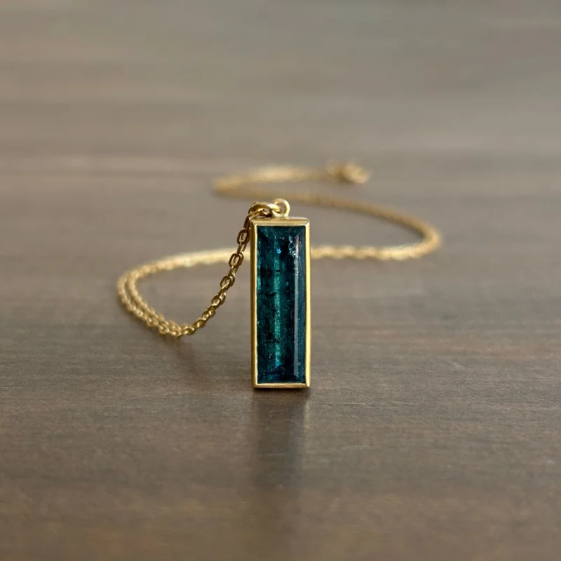 Elegant Rose Gold Jewelry For A Stylish Touch Indicolite Tourmaline Rectangle Pendant Elegant Rose Gold Jewelry For A Stylish Touch Indicolite Tourmaline Rectangle Pendant