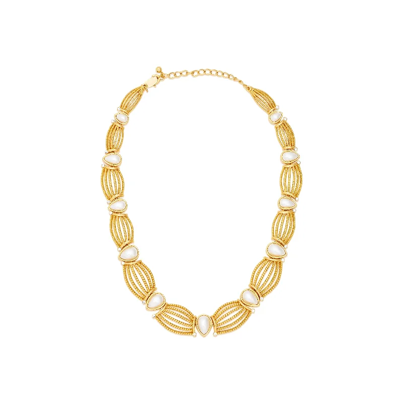 Discounted Jewelry For A Glamorous Look Teardrop Pearl & Gold Necklace