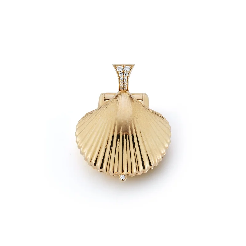 Make Your Outfit Shine With Discounted Jewelry Venus Locket