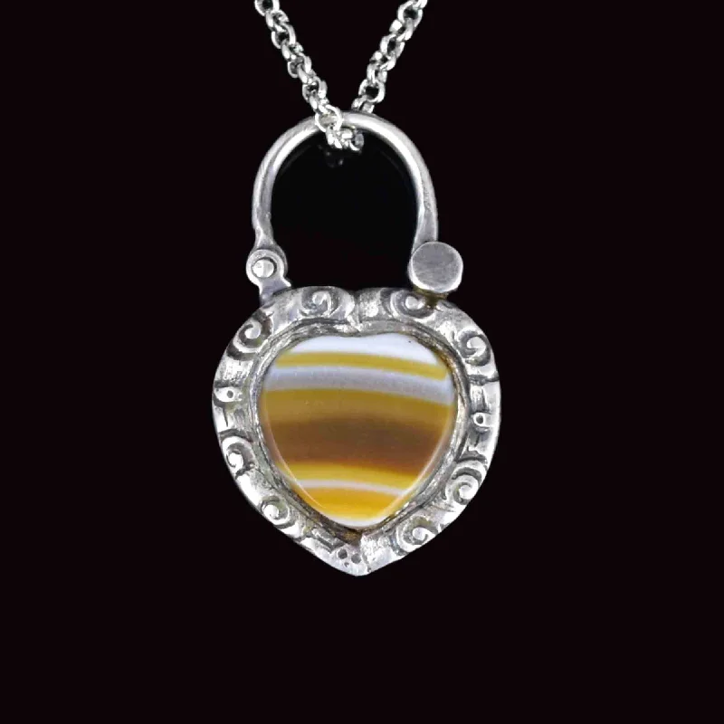 Flash Sale On Elegant Jewelry – Don't Miss Out Vintage Engraved Silver Scottish Agate Heart Padlock Necklace Flash Sale On Elegant Jewelry – Don't Miss Out Vintage Engraved Silver Scottish Agate Heart Padlock Necklace
