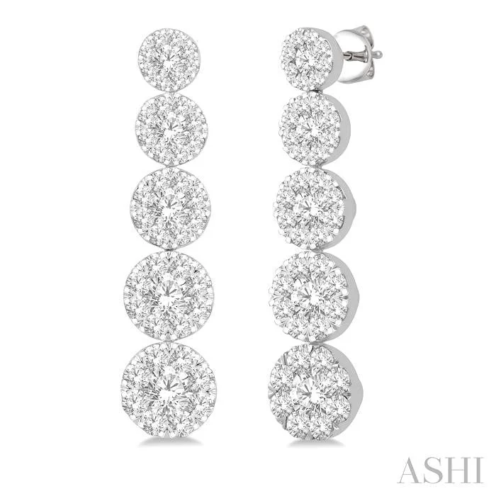 Premium Diamond Jewelry For Unforgettable Moments LOVEBRIGHT ESSENTIAL JOURNEY DIAMOND LONG EARRINGS Premium Diamond Jewelry For Unforgettable Moments LOVEBRIGHT ESSENTIAL JOURNEY DIAMOND LONG EARRINGS
