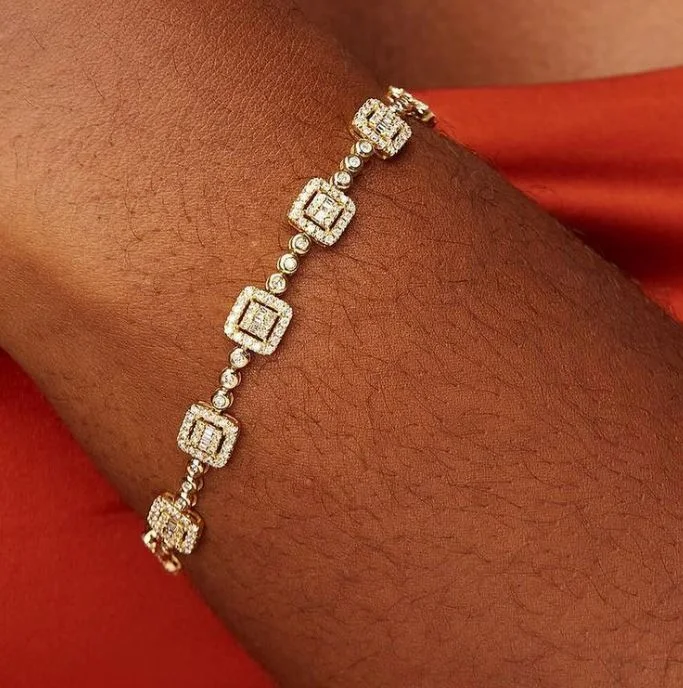 Luxury Jewelry At Unbeatable Discounts Adorn Diamond Bracelet in 18K Gold