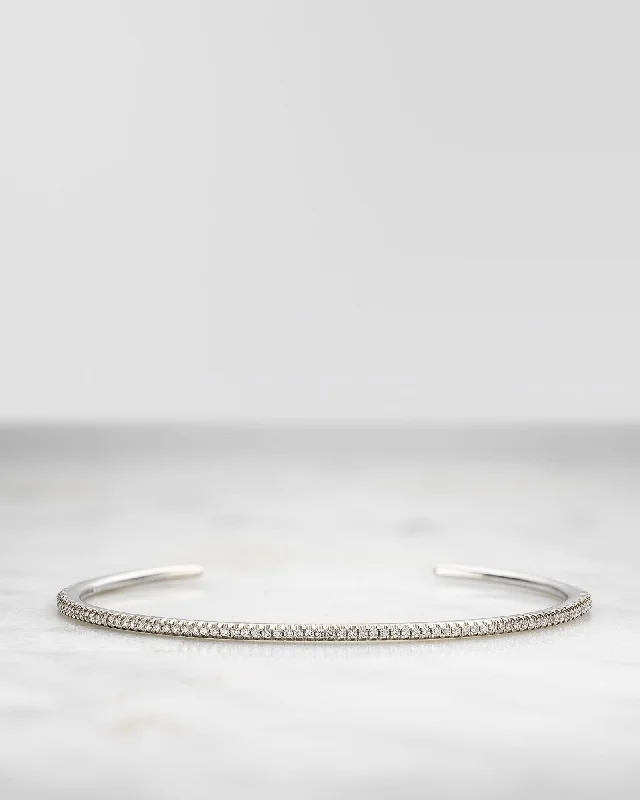 Dazzle In Elegance With Our Biggest Jewelry Sale Belle 18K Gold, Whitegold or Rosegold Bangle w. Diamonds