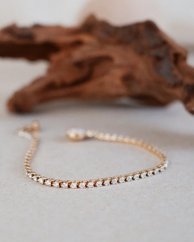 Exclusive Gemstone Jewelry Markdowns – Shop Now Signature Tennis 18K Gold, Whitegold or Rosegold Bracelet w. Diamonds