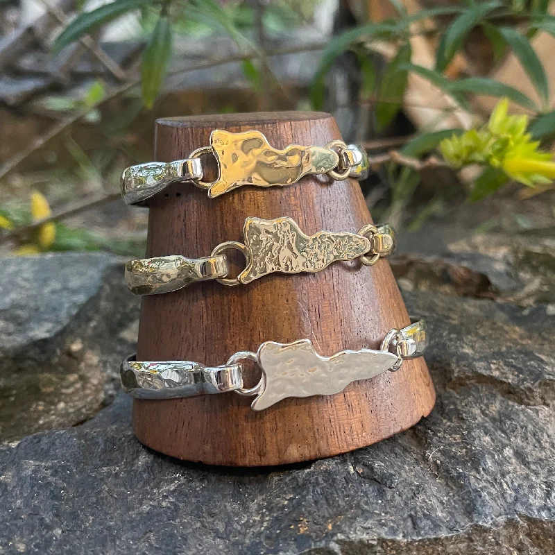 St. Croix 8mm Latching Bracelet