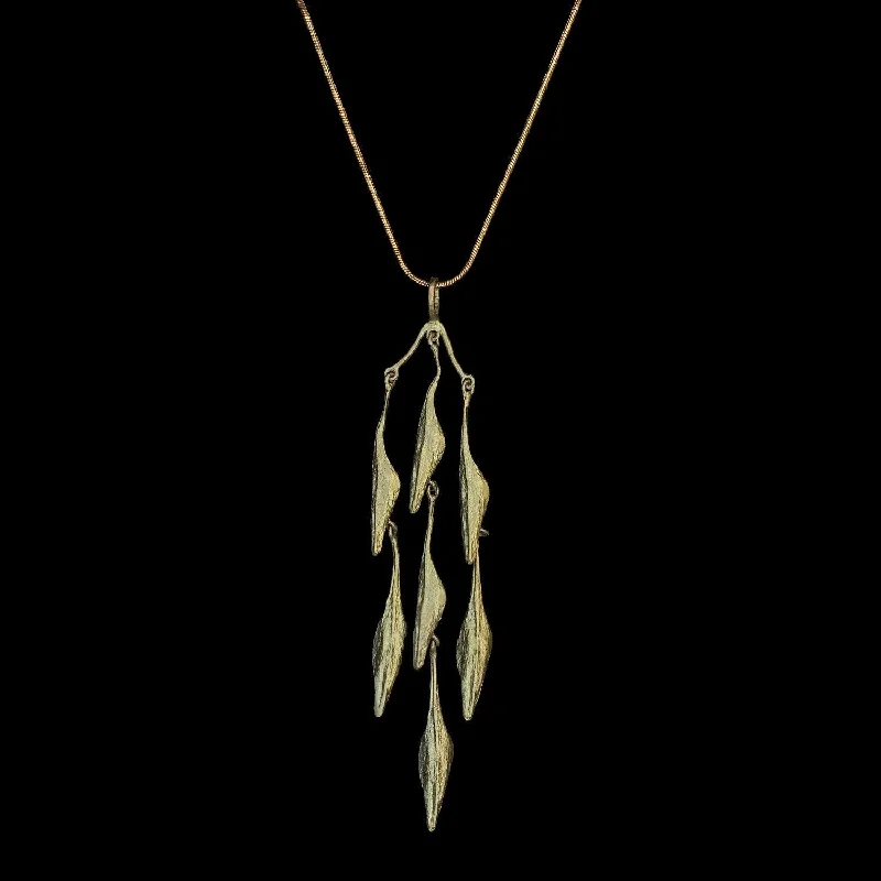 Personalized Engraved Jewelry For Meaningful Gifts Bonnet Orchid Pendant