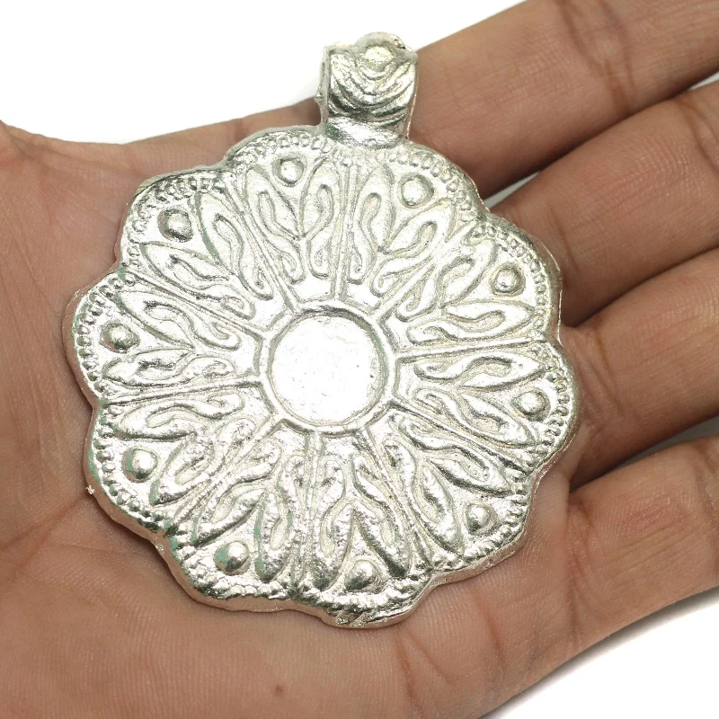 Elegant Designs, Unbeatable Discounts – Shop Jewelry Now 1 Pc, 2.5 Inches Metal Pendant Silver Elegant Designs, Unbeatable Discounts – Shop Jewelry Now 1 Pc, 2.5 Inches Metal Pendant Silver