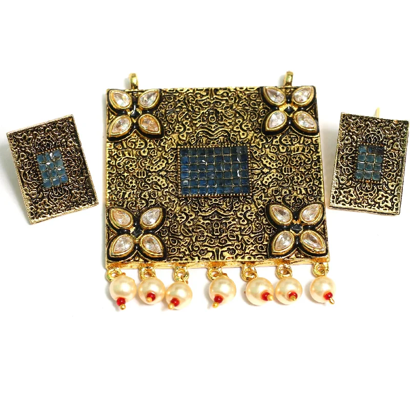 Timeless Elegance At Unbelievable Discounts Kundan Pendant With Earring Set