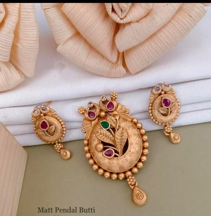 Premium Jewelry Now Available At Special Discounts Matte Finish Kundan Pendant With Earring Set Premium Jewelry Now Available At Special Discounts Matte Finish Kundan Pendant With Earring Set