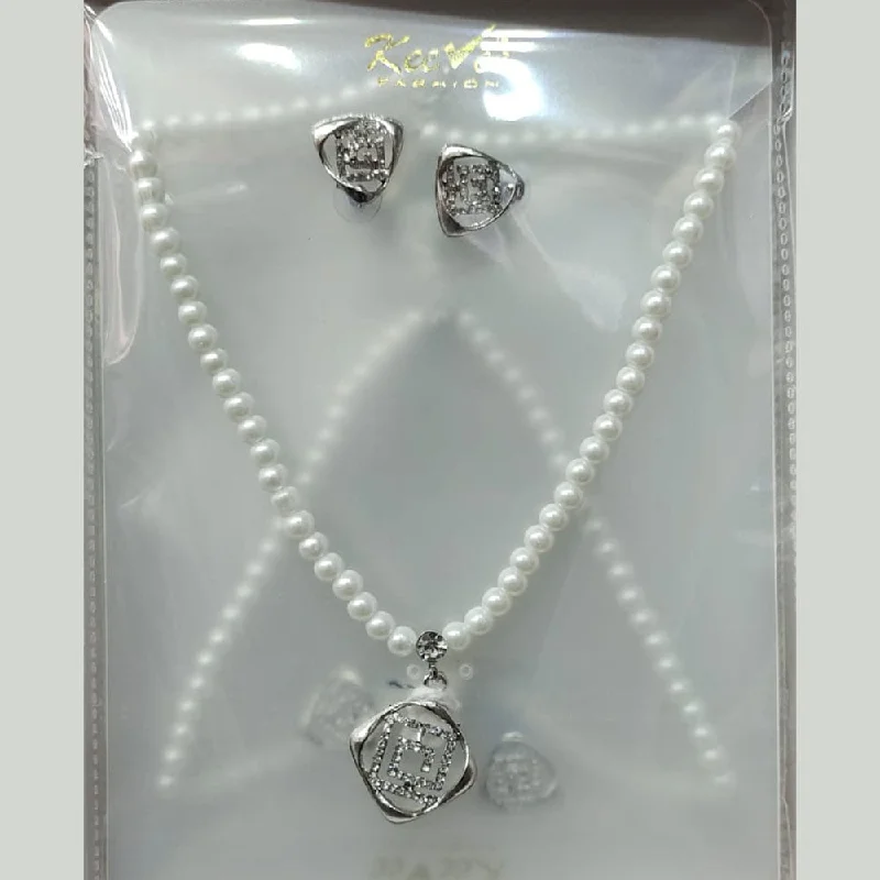 Trending Jewelry Styles Now At Limited-Time Discounts Tip Top Jewellers Silver Plated Austrian Stone And Pearl Pendant Set Trending Jewelry Styles Now At Limited-Time Discounts Tip Top Jewellers Silver Plated Austrian Stone And Pearl Pendant Set